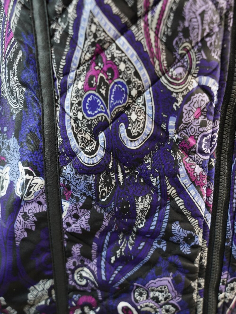 Chico's Zenergy Quilted Paisley Vest size 1 - Picture 4 of 5